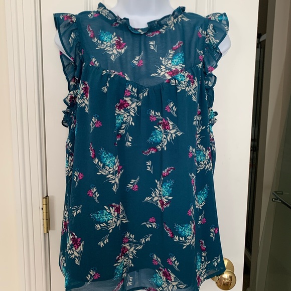 Top - Picture 2 of 5